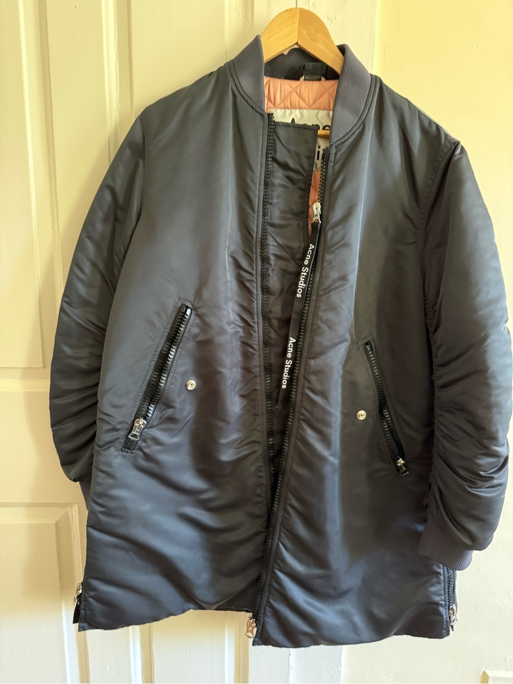 Gorgeous Women’s Acne Studios EU34/large US2 Bomber Jacket Black Lined Quilted